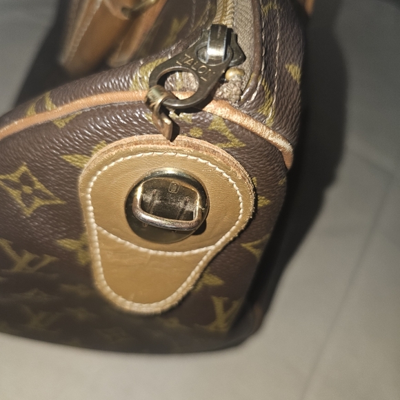 Louis Vuitton French Company Bag - Picture 6 of 16